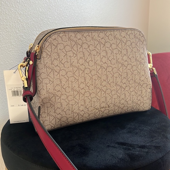 Calvin Klein Purse/Dust Bag NWT - Picture 2 of 14